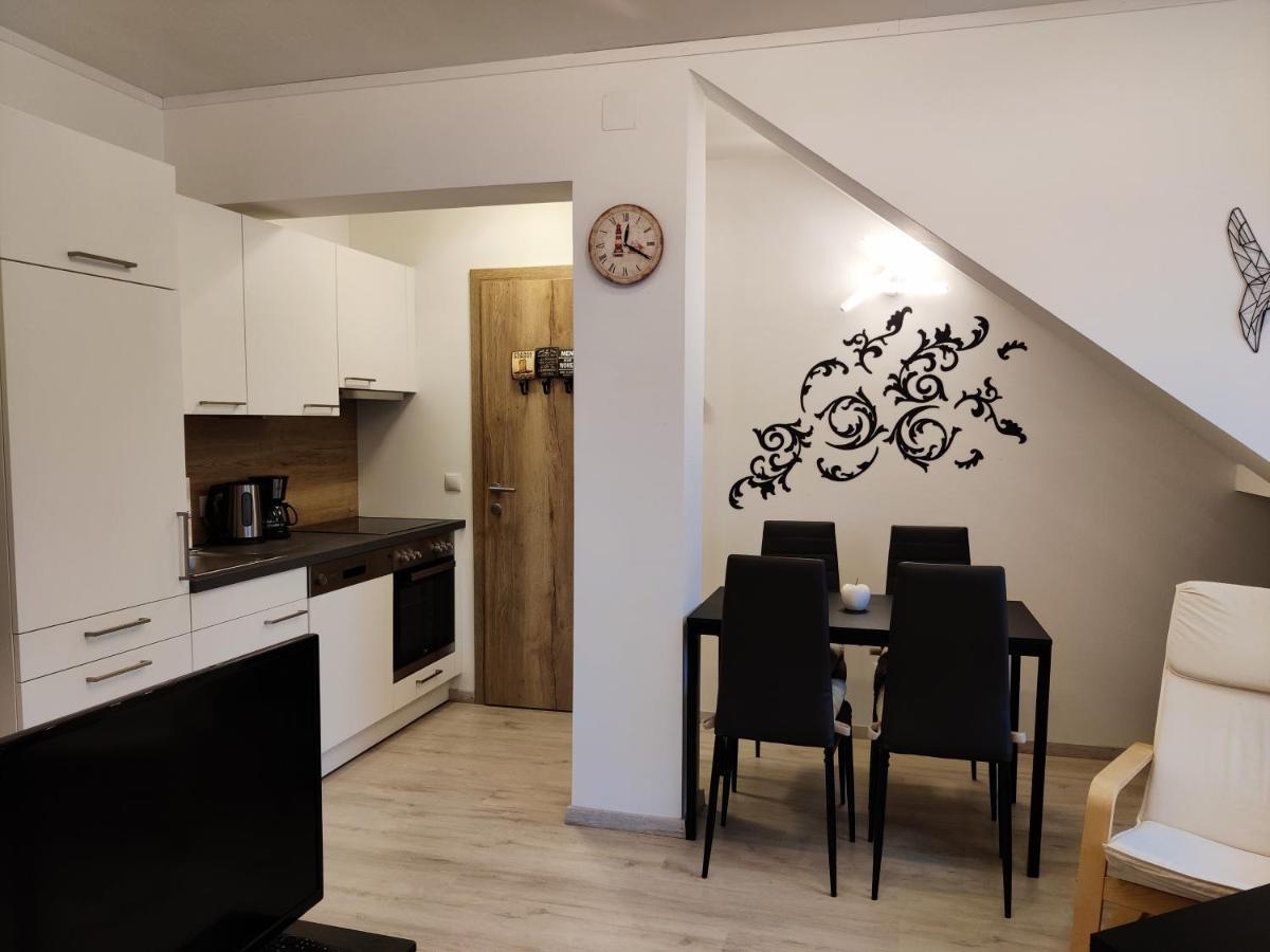 Holiday Home In Quiet Beautiful Area With Two Separate, Modern, Furnished Apartments Deutsch-Wagram Eksteriør bilde