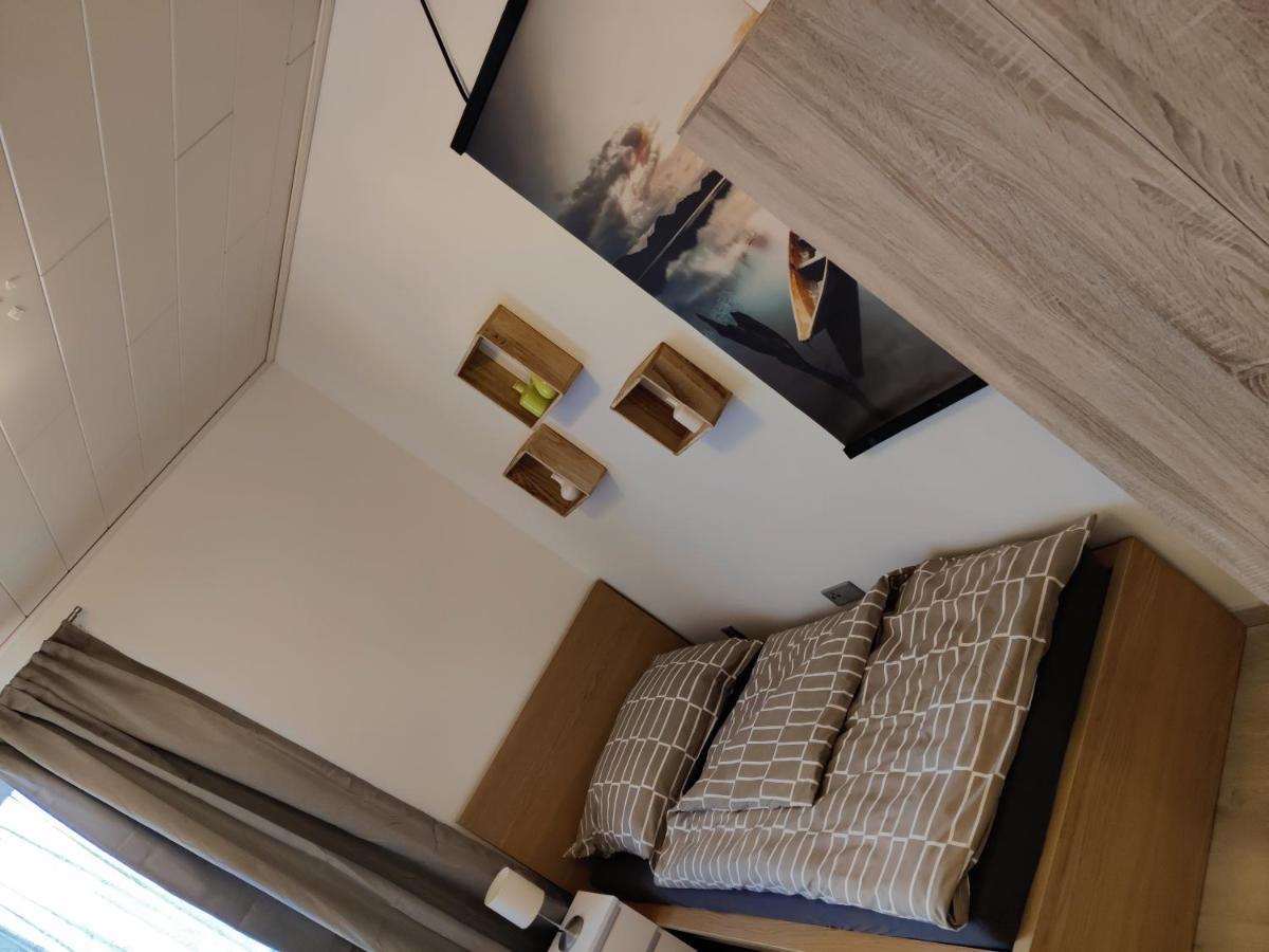 Holiday Home In Quiet Beautiful Area With Two Separate, Modern, Furnished Apartments Deutsch-Wagram Eksteriør bilde