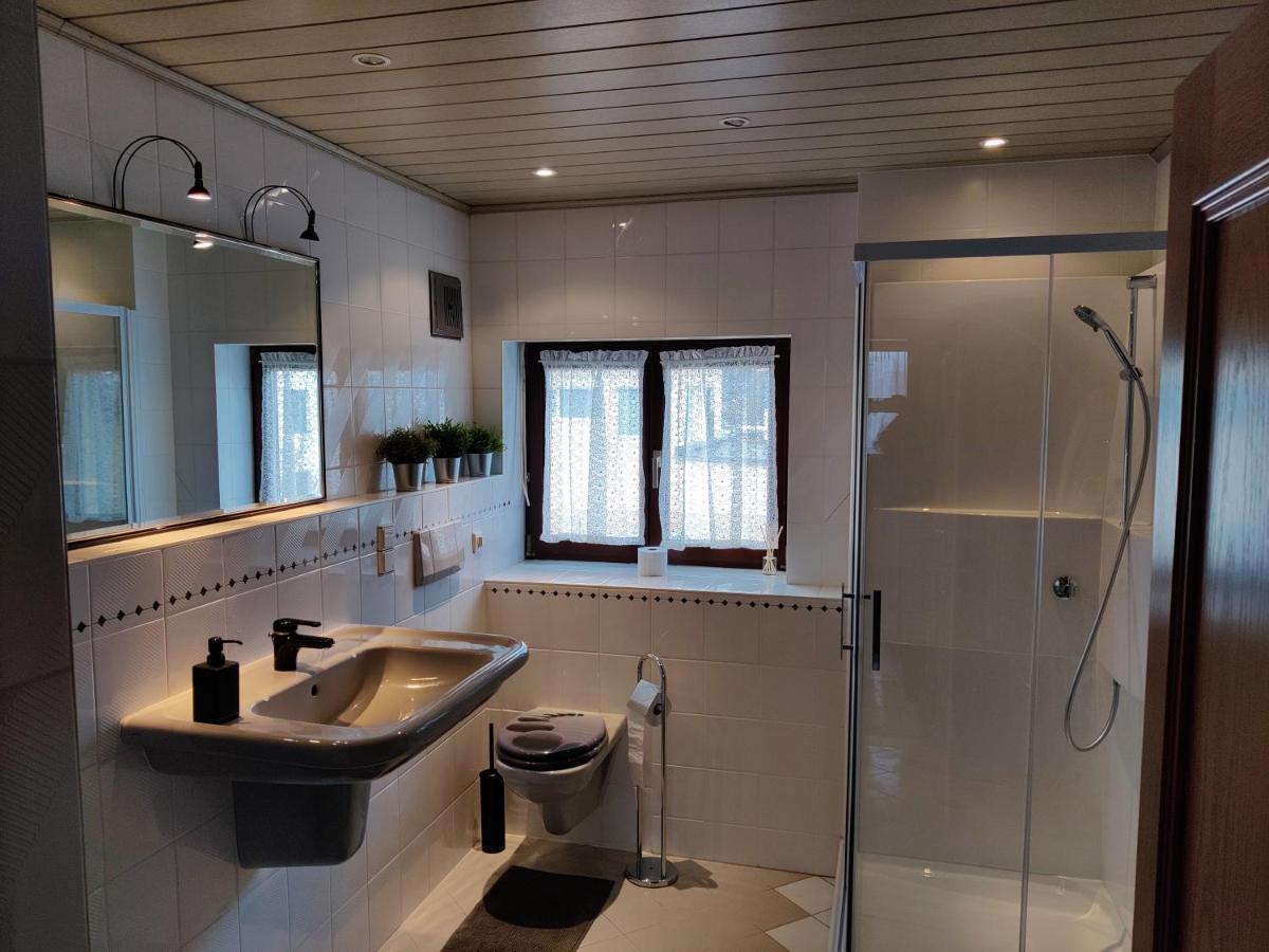Holiday Home In Quiet Beautiful Area With Two Separate, Modern, Furnished Apartments Deutsch-Wagram Eksteriør bilde
